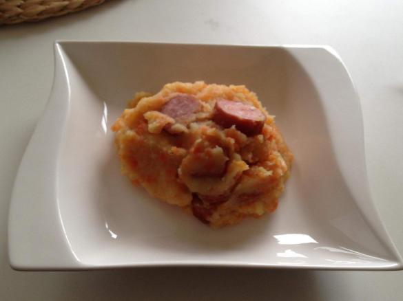 Möhreneintopf mit Würstchen ( schnell und lecker) 