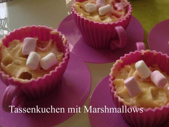 Tassenkuchen mit Marshmallows