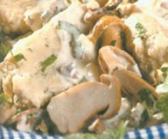 Hähnchen-Champinonpilzragout mit Semmelnocken
