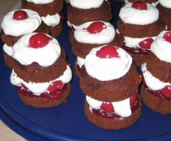 Schwarzwälder Kirsch Törtchen / Schwarzwälder Kirsch Muffins