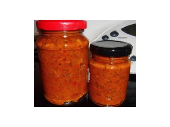 Tomatensoße (mit Paprika und getrockneten Tomaten) auf Vorrat