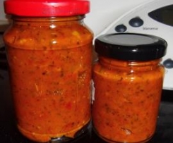 Tomatensoße (mit Paprika und getrockneten Tomaten) auf Vorrat