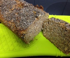 Variation von Eiweißbrot... tägliches Brot, hält lange frisch!