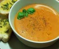 Tomatensuppe mit Orangensaft