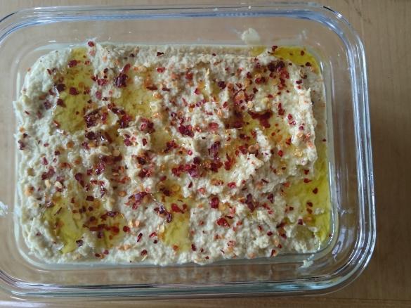 Hummus und Pide kleine Menge für zwei Personen