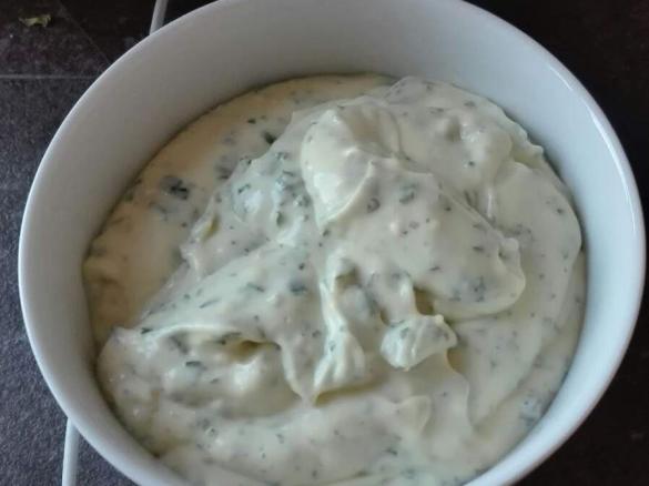 Aioli mit Kräutern