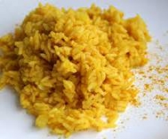 Curryreis mit Gemüserahmsoße