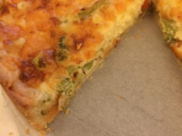 Quiche mit Brokkoli und Schinken
