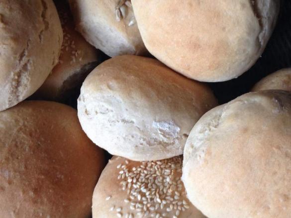 schnelle Dinkel-Weizen-Brötchen