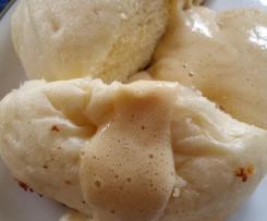 Pfälzer Dampfnudeln mit Salzkruste, Rezept ist von meiner Mama