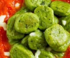 Selbst Gemachte Basilikum-Gnocchi