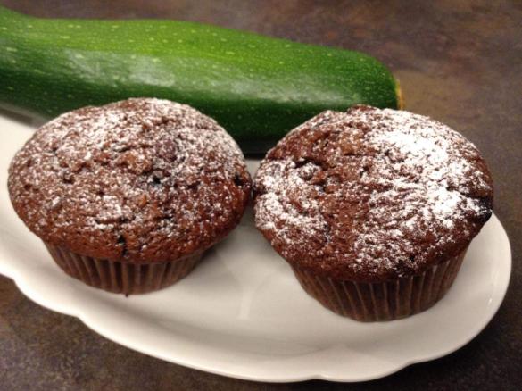 Zucchini-Schoko-Muffins mit Nüssen