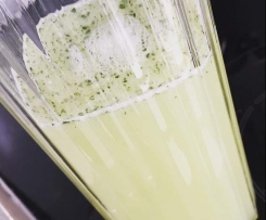 Diätwasser von Gurke, Ingwer und Limette