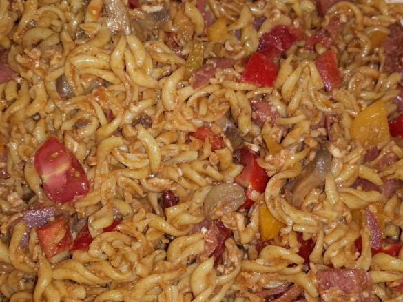 Pizza-Salat oder Pizza-Pasta ;-)