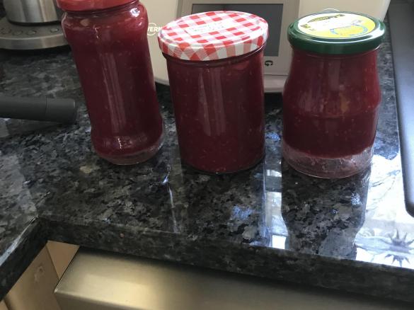 Himbeer-, Erdbeer-Chili-Marmelade