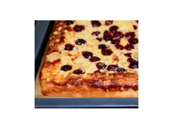 Kirsch-Streusel-Blechkuchen