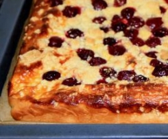 Kirsch-Streusel-Blechkuchen