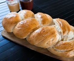 Hefezopf/ Milchbrötchen/ Rosinenbrötchen