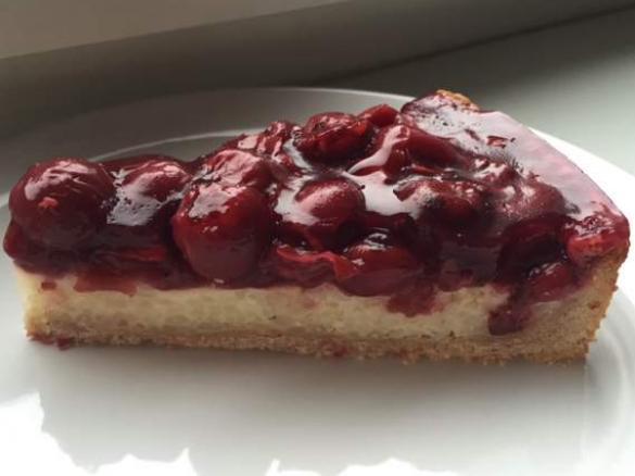 Milchreistorte mit Kirschen / Kirschkompottguss