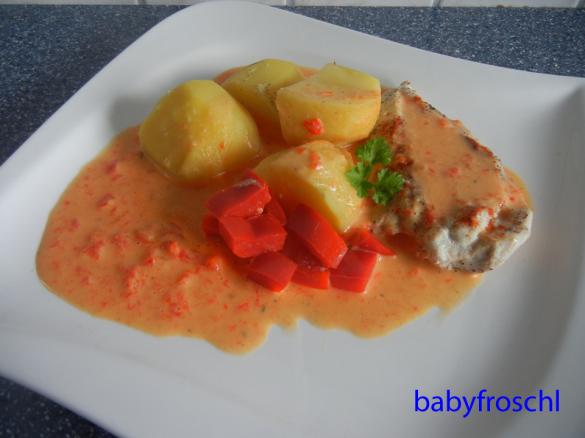 Paprika-Schmand-Schnitzel mit Kartoffeln