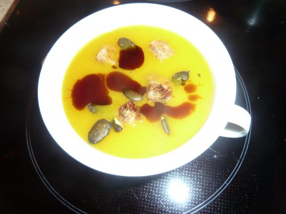 Kürbissuppe mit Curry