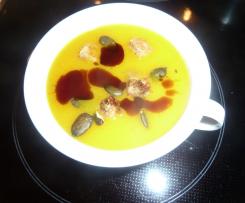 Kürbissuppe mit Curry