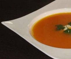 Low Carb Kokos-Karottencremesuppe