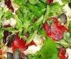 Flammkuchen mit Pesto und Rucola