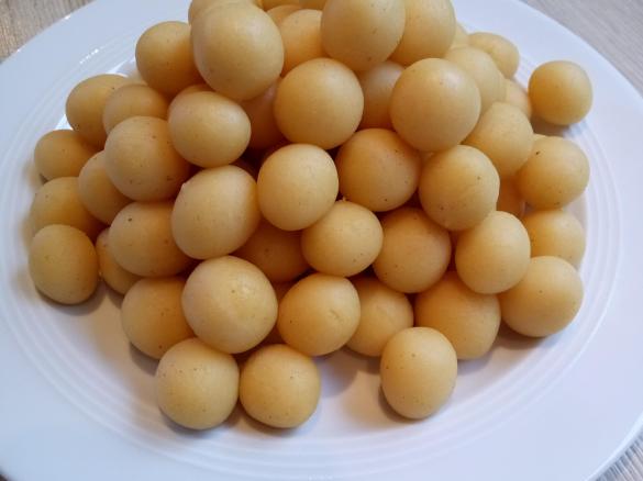 Griessklösschen zum Rollen (Gries Klöse)