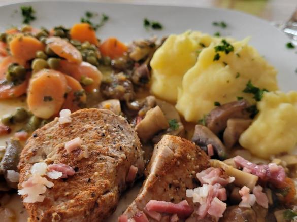 Schweinelendchen mit Pilzsauce - Schmid Oma