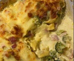 Tortellini-Auflauf in Käse-Sahne-Sauce