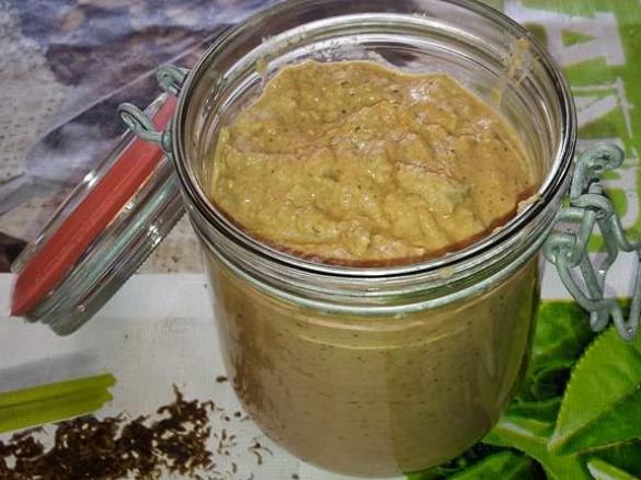 Tomaten-Rucola-Kresse-Aufstrich auf Sonnenblumenkernbasis (vegan)