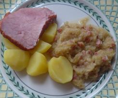 Sauerkraut mit Kassler und Kartoffeln