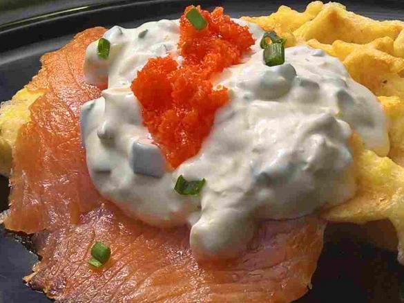 Kartoffelwaffeln mit Schnittlauchcreme