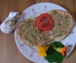 Wildkräuterbutter von der Wiese