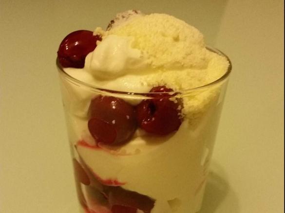 Mascarpone mit Kirschen 