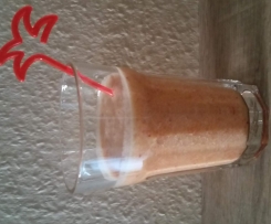 Bananen-Nektarinen Smoothie mit Cocos-Ananassaft