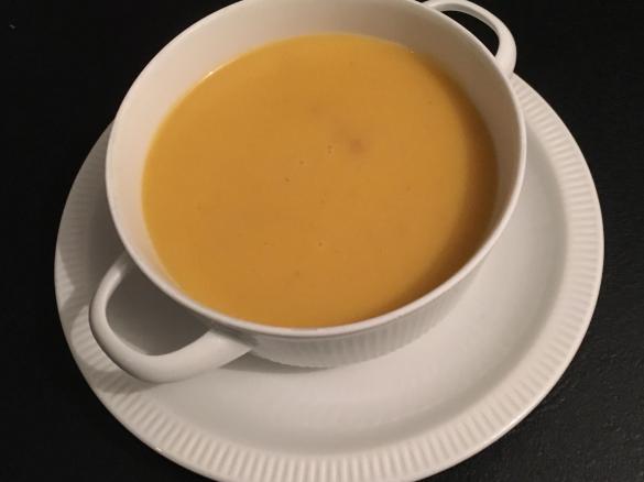 Kürbiscremesuppe Butternuss mit Erdnussbutter  WW geeignet