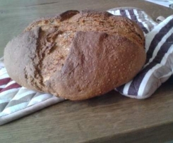 Variation von Buttermilch-Sesam-Brot