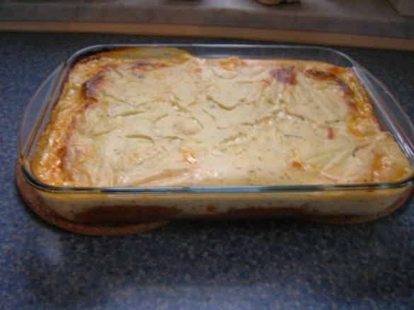 Cannelloni mit Hackfleischfüllung und Tomatensoße