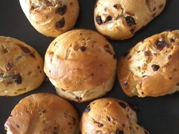 Rosinenbrötchen mit Kokosmilch