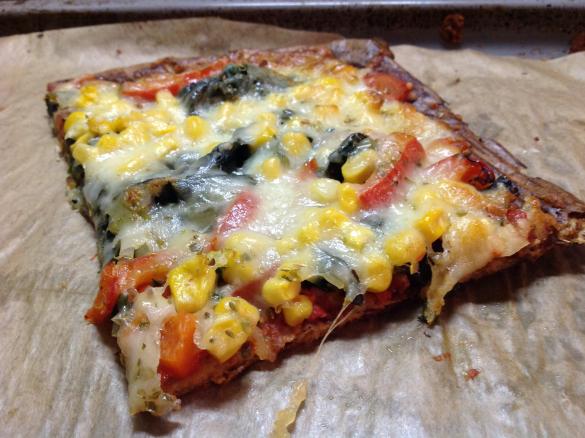 Pizza mit Thunfisch/Hüttenkäse Boden (Low Carb)