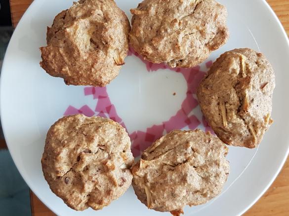 Saftiger Kuchen/ Saftige Muffins, vegan und zuckerfrei