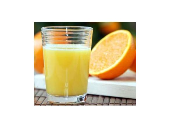 Frischer Orangensaft (Zitrusfrüchte)