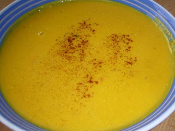 Rote-Linsen-Curry-Ingwer-Suppe