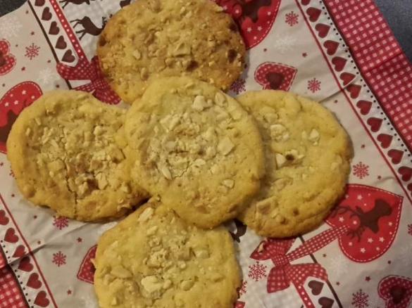 Cashewcookies mit weißer Schokolade