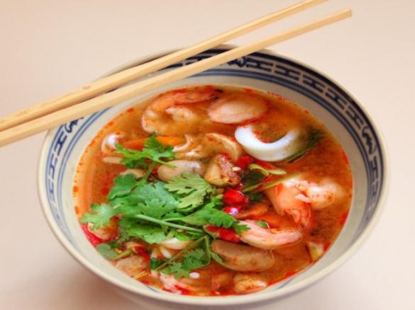 Thai Tom Yum Suppe mit Garnelen