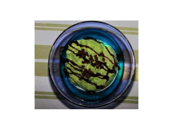 Basilikumcreme mit Balsamico und Schokolade