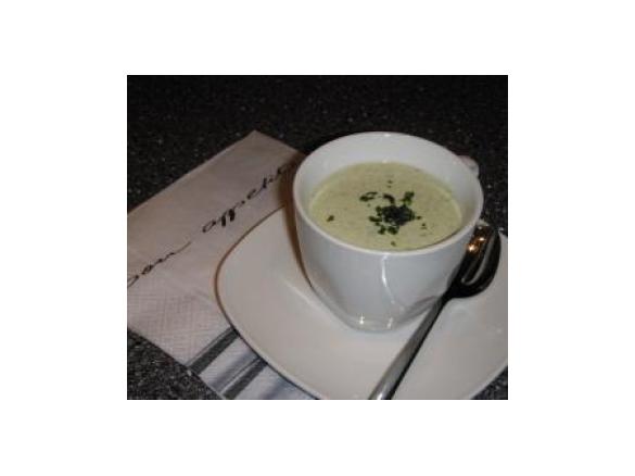 Bärlauch- / Kräutersuppe (mit Mandeln)