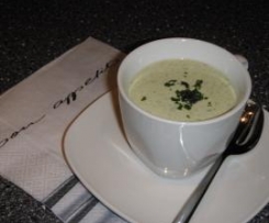 Bärlauch- / Kräutersuppe (mit Mandeln)